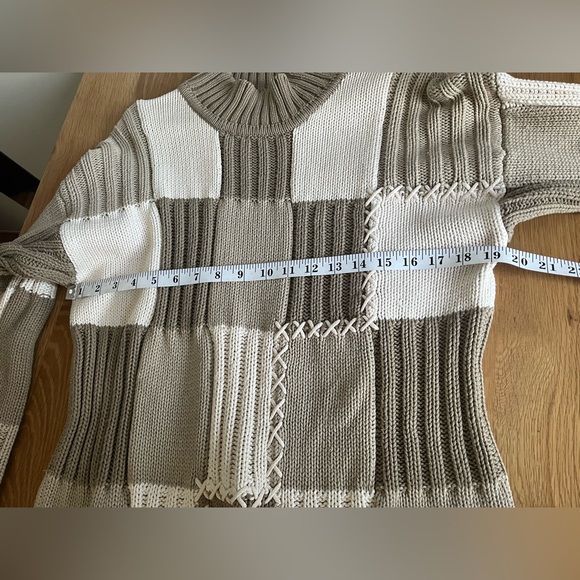 Women’ s Long Sweater . - Picture 4 of 7